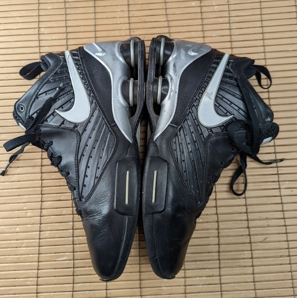 Nike Shox 407636-001 Black/White Metallic Women's Size 9 Basketball. Great condi - Picture 5 of 10
